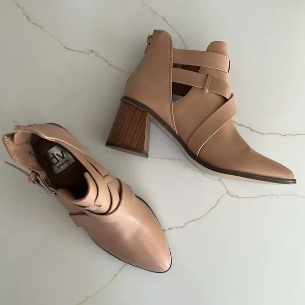 DV by Dolce Vita Drako Strapy Ankle Boots 8 Tan Booties Stacked Heel Vegan - Image 8