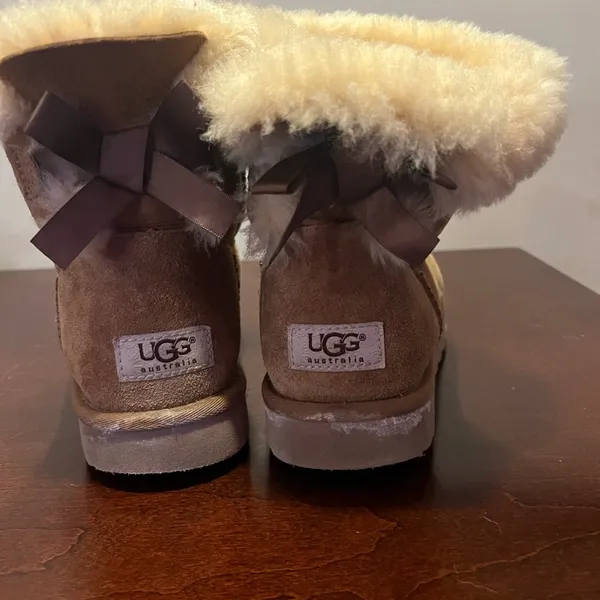 UGG Mini Brigette Bow Chestnut Boots SZ 8 - Image 3