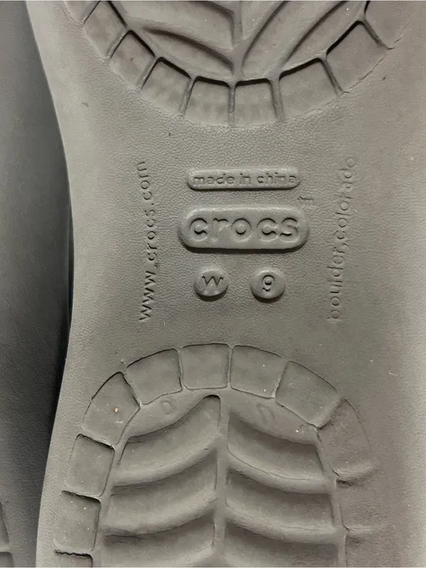 Crocs gray rubber slip on shoe women size 9 - Image 9