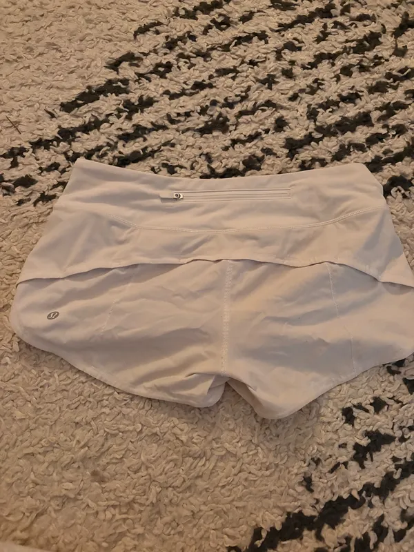 Lululemon Shorts Speed Up 2.5" - Image 2