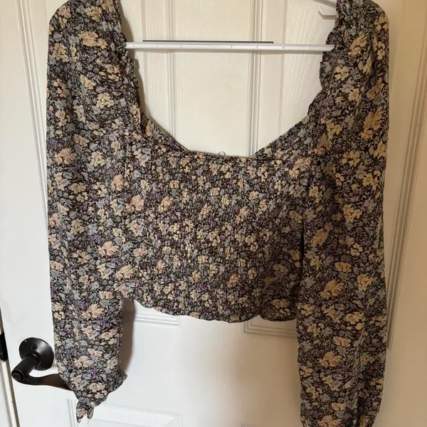 ASTR The Label Cropped Ruched Long Sleeve - Image 4