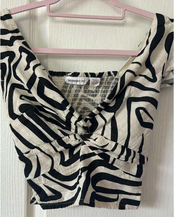 Midnight Sky Twist Front Zebra Print Crop Top - Image 2