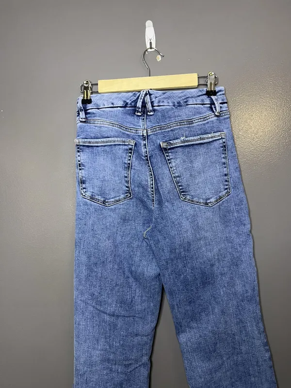 Good American Good Legs Flare Jeans Womens 6/28 Medium Wash Frayed Hem Denim - Image 5