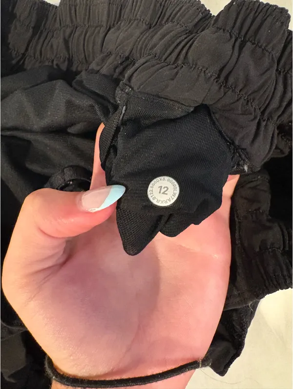 Black Lululemon Hotty Hot 2.5" - Image 4