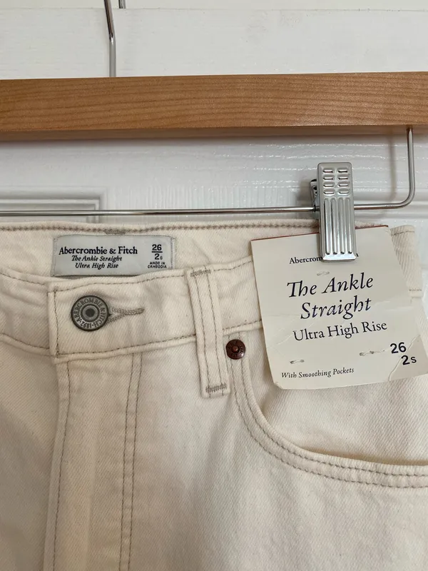 Abercrombie Ankle Straight Ultra High-Rise White Jeans - Image 4