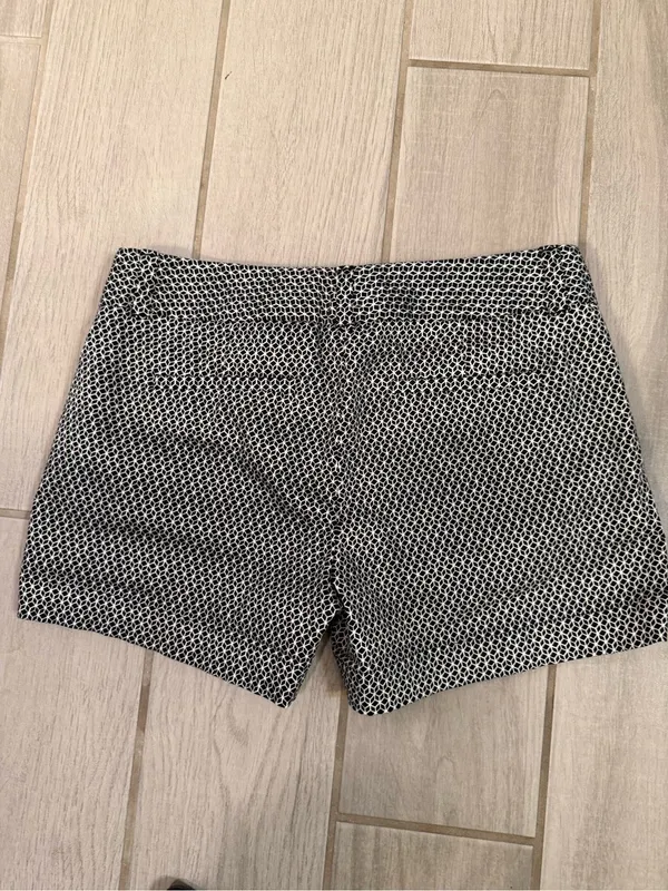 Calvin Klein Black & White High-Waist Leopard Print Shorts - Image 4