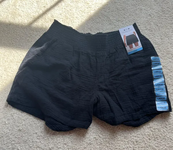 Black Beachy Shorts Size L - Image 2