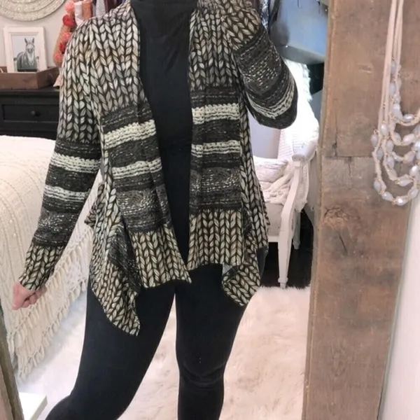 Aryeh size small boho sweater knit cardigan - Image 3