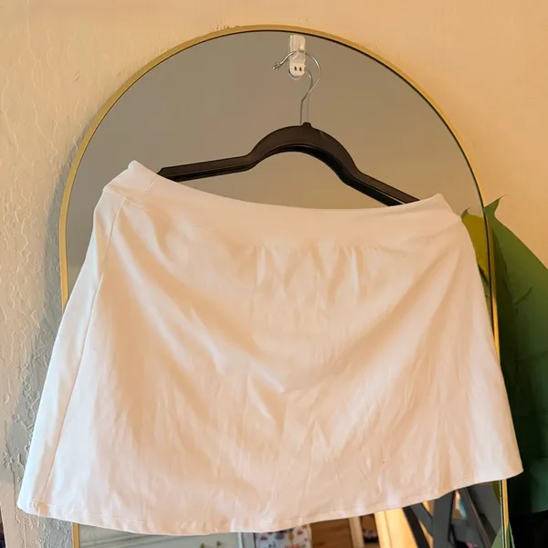 Vuori White Mini Skirt - Image 4