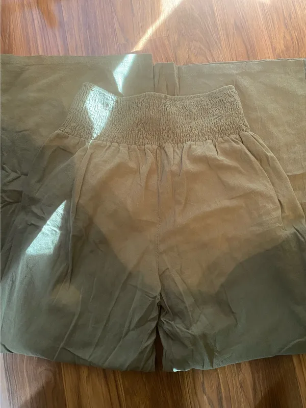 Amazon Green Linen Flowy Pants - Image 2
