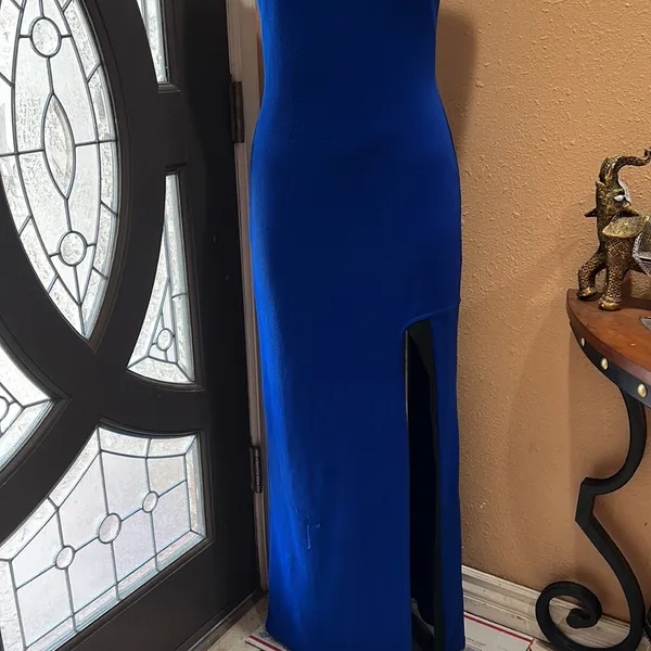 Boohoo night strapless long dress with slit - Image 2