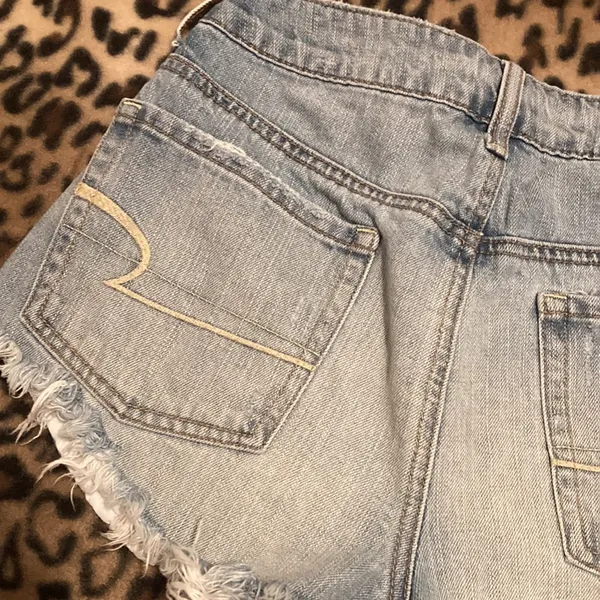 AMERICAN EAGLE Shorts Women’s Size 2 AE HI-RISE FESTIVAL Shorts Distressed - Image 13