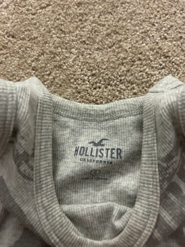 Hollister grey high neck tank top - Image 3