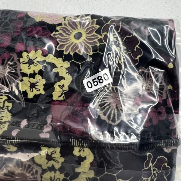 Lululemon Size 4 Energy Bra Fluorolace‎ Multi Medium Support Stretch B / C Cup - Image 11