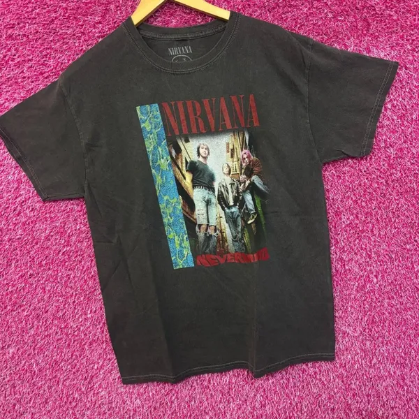 Nirvana Never Mind Live Grunge Tshirt Size Large  - Image 3