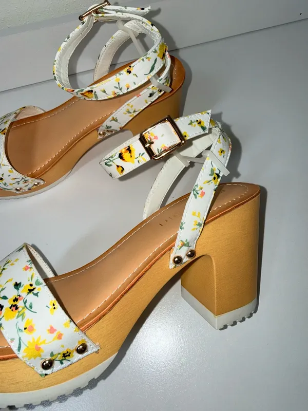 Madden Girl Caprise Block Heel Sandals White Yellow Floral - Image 4