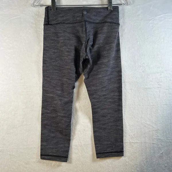 Lululemon Align High Rise Crop Leggings Black White Geometric Pattern‎ Size 4 - Image 2