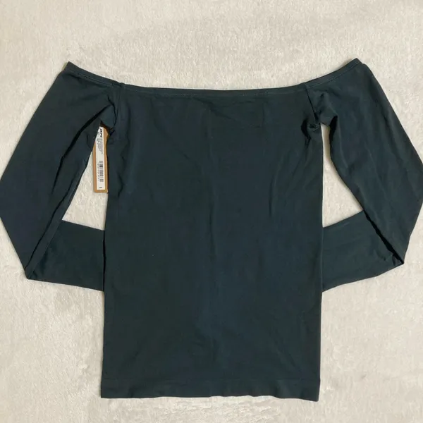 Soft Smoothing Off the Shoulder Top S - Image 4