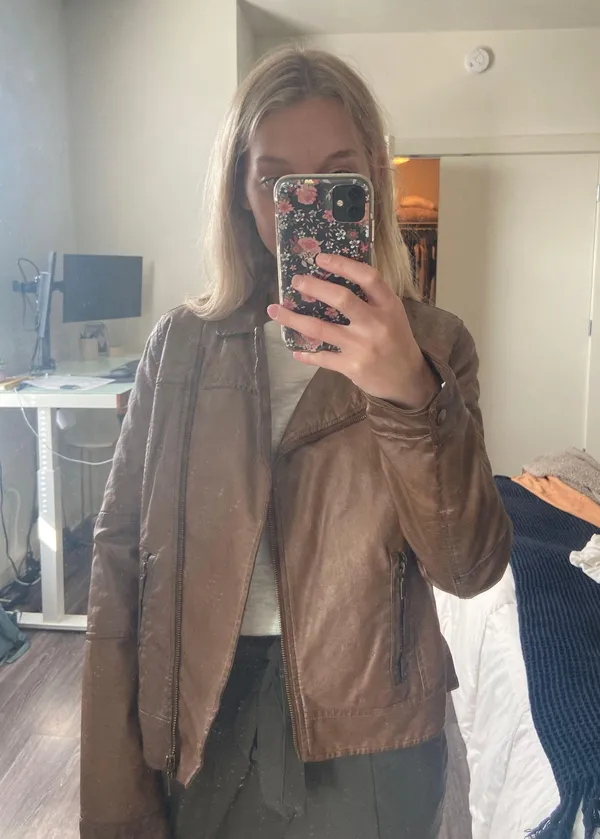 Brown Leather Jacket - Image 2