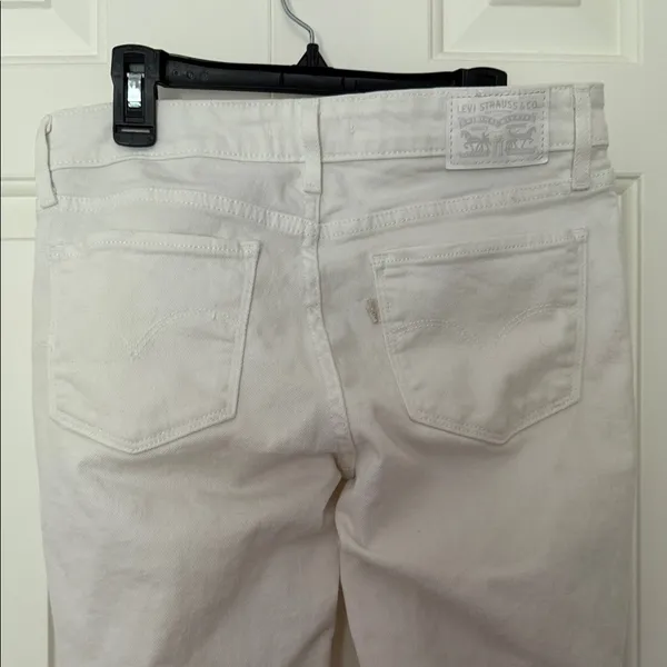 NWOT Levi’s 711 Skinny White Jeans - Image 4