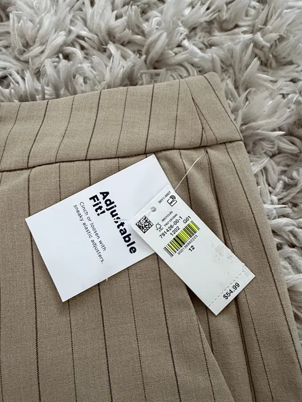 Old navy pants  - Image 2