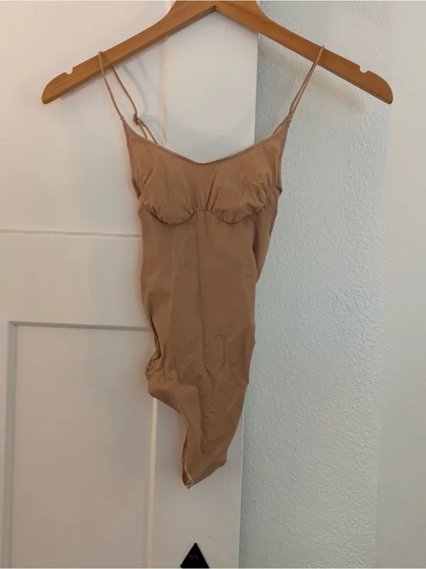SKIMS Sheer Seamless Thong Bodysuit shapewear clay small (G21) NWT - Image 3