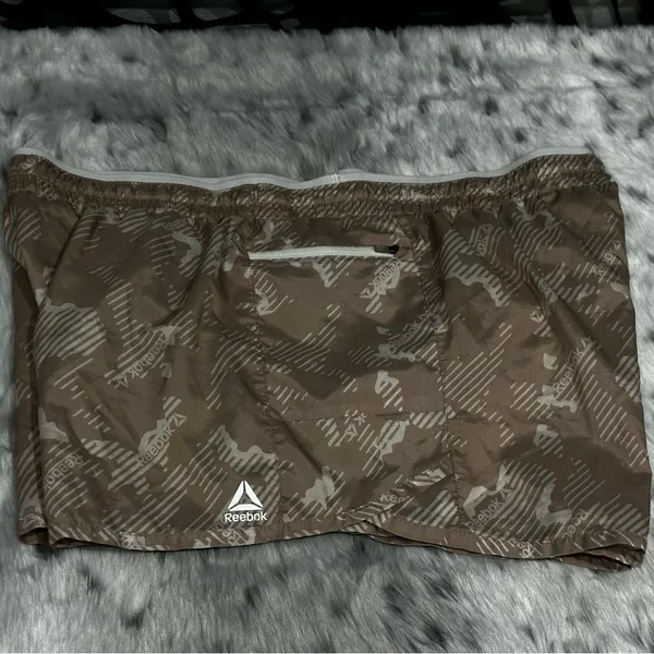 Reebok XL Black and Tan Women's Shorts 2 pc - Image 3