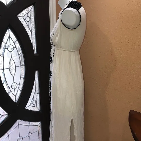 Xhilaration beige dress - Image 4