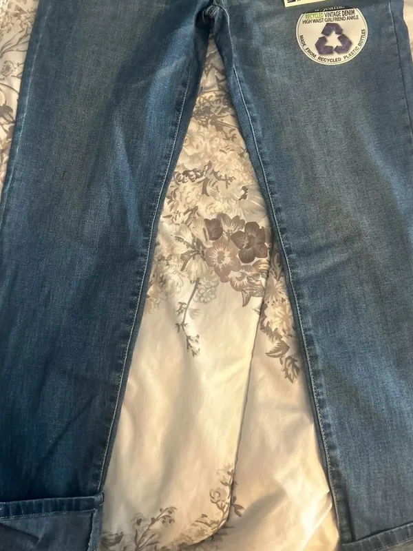 d. jeans High-Rise Medium Blue Vintage Wash Women's Jeans - Image 2