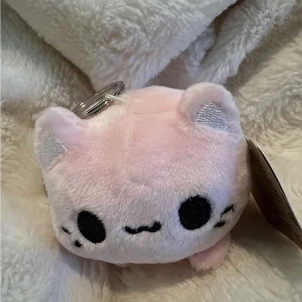 Aurora Mini Strawberry Meowchi Clip-On Tasty Peach Enchanting Stuffed Animal - Image 2