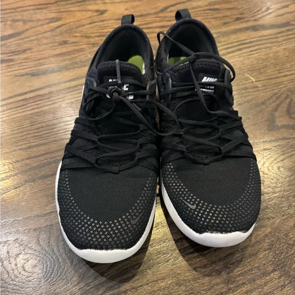 Nike Free sneakers size 9 - Image 2