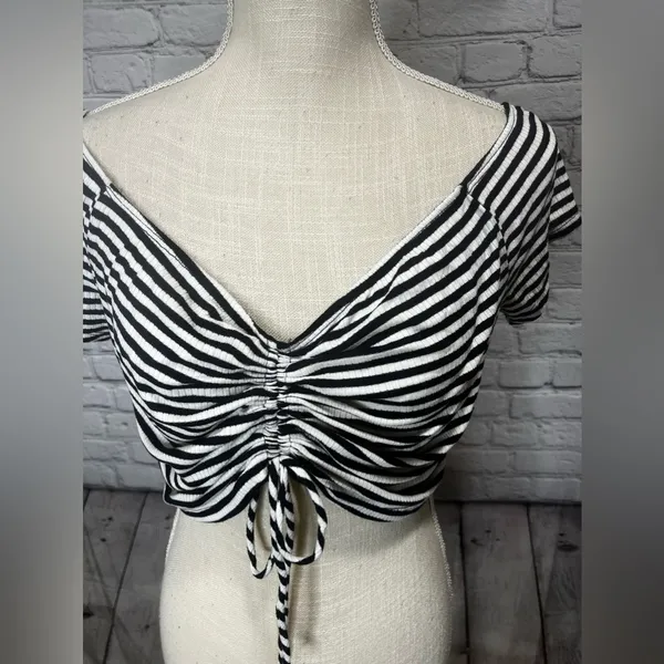NWT ambiance crop top size large Blue - Image 2