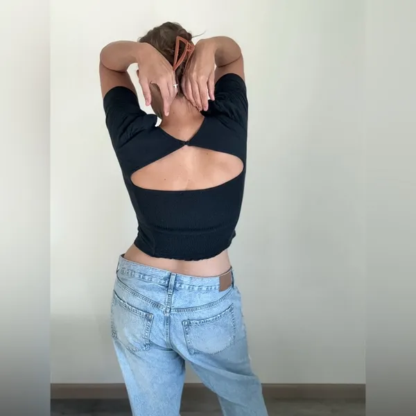Abercrombie & Fitch Puff Sleeve Crop Top Smocked Open Back - Image 5