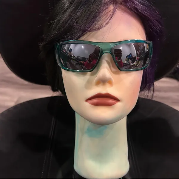 Identity Stylish Green Sunglasses - Image 2