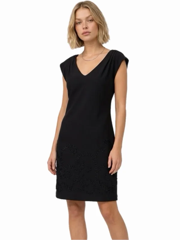 TIANA B. Black Floral Ribbon Appliqué V Neck Shift Dress Medium - Image 3