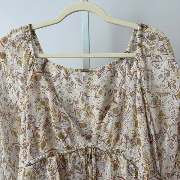 Free People Boho Flowy Beachy Peasant Fairy Bell Sleeve Floral Blouse S Cream - Image 2
