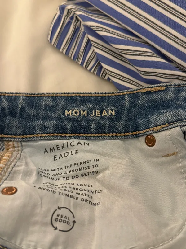 American Eagle Jeans - Image 3