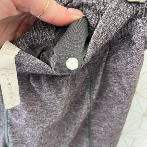 Lululemon Hotty Hot Short 6 Tall - Image 3