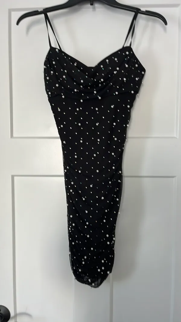 Honey and Rosie Black Homecoming Dress Dillard's with pearls - Image 5
