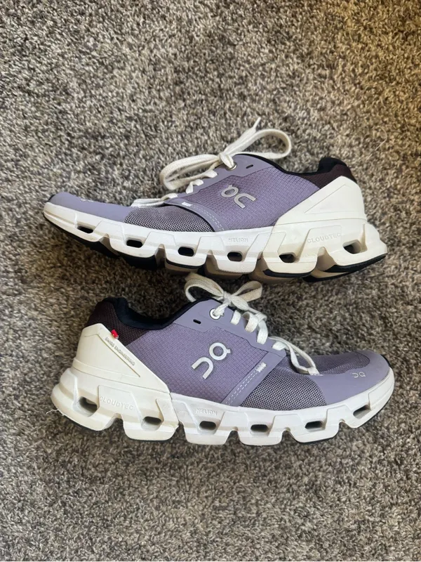 On Running Women’s Cloudflyer 4 Low Top Sneakers - Image 9