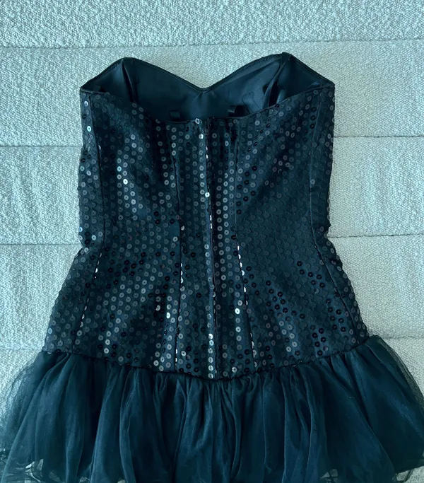 Little black tulle dress with sequins - Image 3
