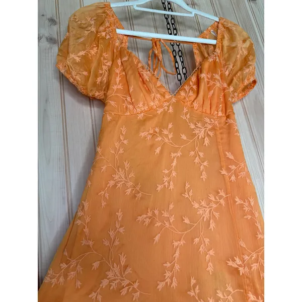 NWT Lulus Blossoming with Charm Orange Embroidered Tie-Back Midi Dress Casual M - Image 4