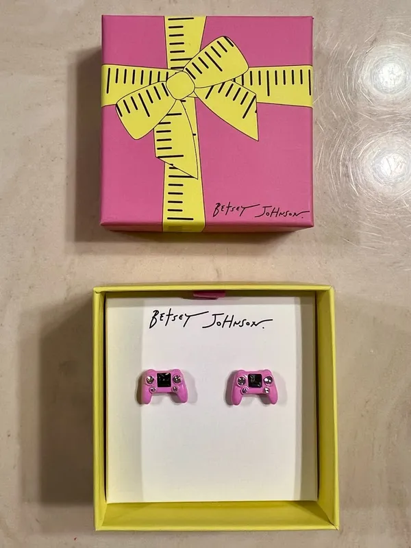 BETSEY JOHNSON Pink Game Controller Stud Earrings Gamer Girl Rhinestone Gift Box - Image 9
