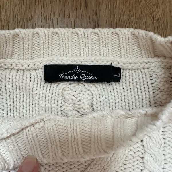 Women's Fisherman Cable Knit Heritage Sweater Cream Size Large - Image 2