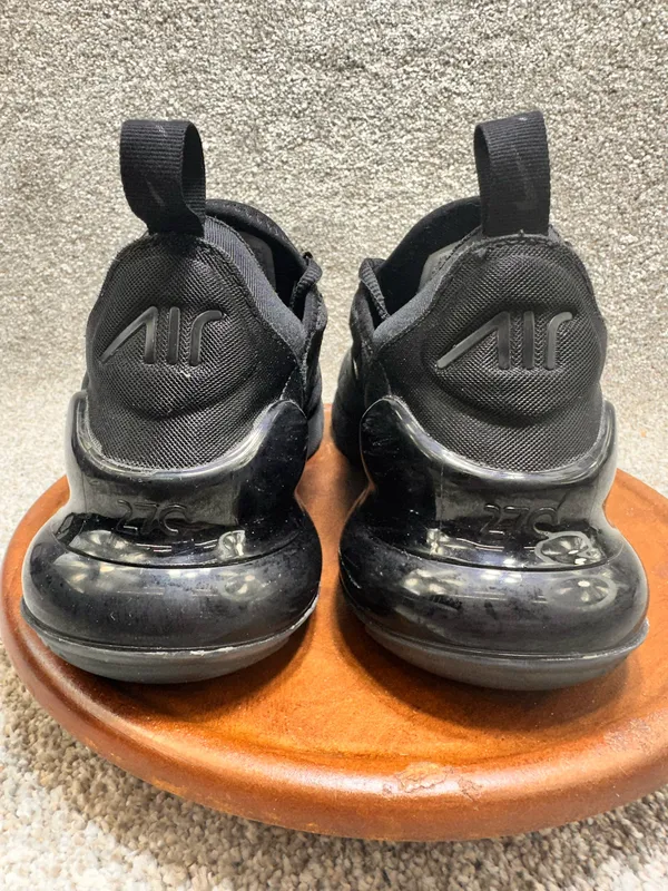 Nike Airmax 270 women’s size 9.5 triple black - Image 4