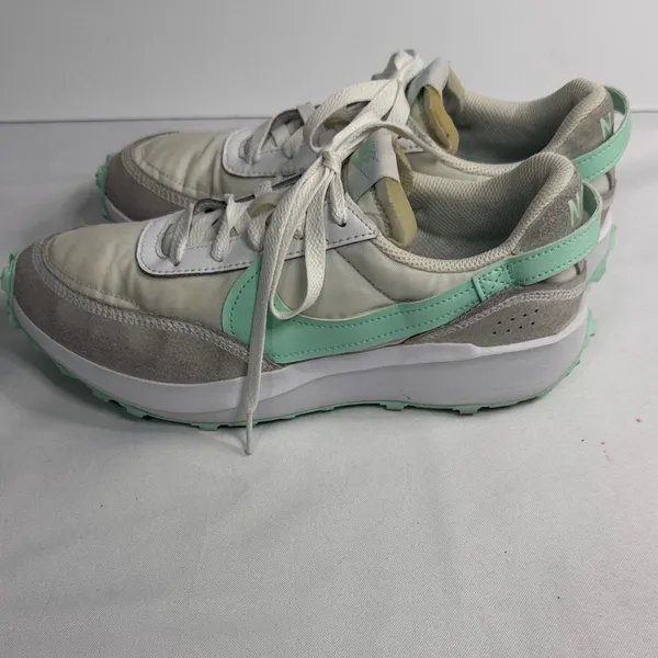 Nike Women's Sneakers in Mint Green and White - Image 3