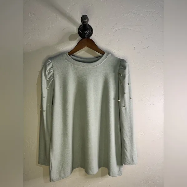Cato Old Money Light Greenish Gray Knit‎ Top With Pearl Accents Size Large - Image 3