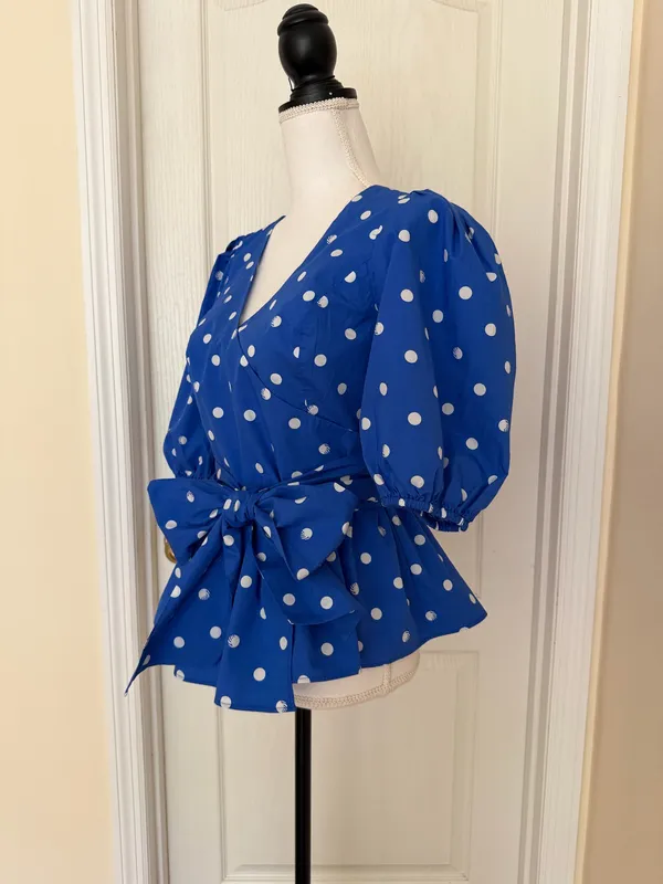 Lilly Pulitzer Kara Cotton Wrap Blue Polka Dot Top Puff sleeve, Sz 8 - Image 5