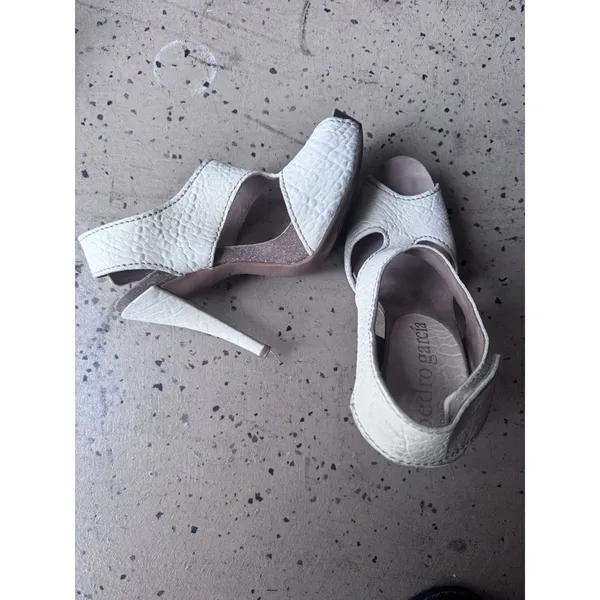Pedro Garcia Womens Sz 38 White Toscana Leather Peep Toe Sandal Pump Shoes - Image 3