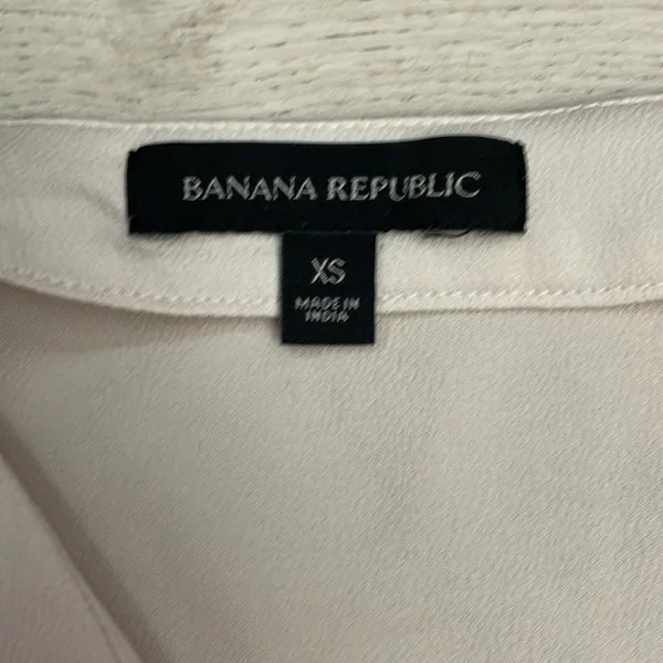 Banana Republic Beige Long Tie Sleeve V-Neck Blouse Size XS - Image 9